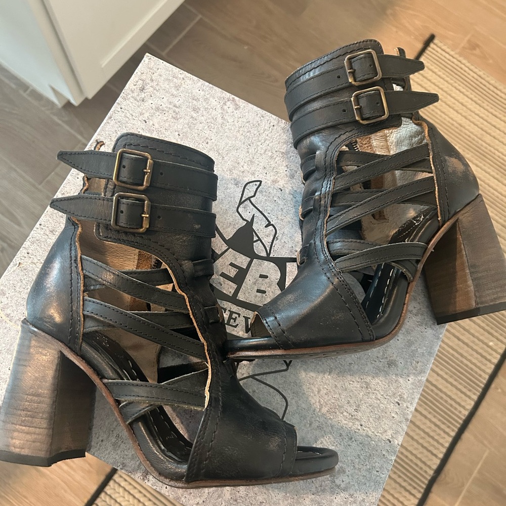 Freebird Black Strappy Leather Heels size 9 like new